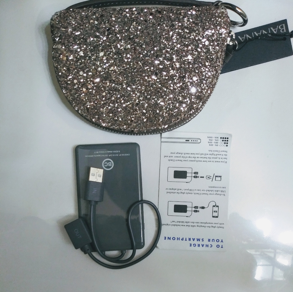 Banana Republic Cell Charging Half Moon Po…